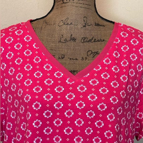 Gorgeous pink top-New without tag! - Picture 2 of 5